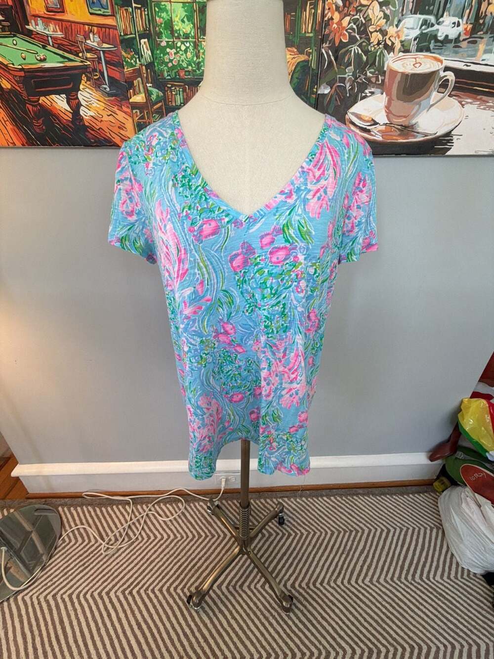 Lilly Pulitzer Etta V-Neck T-Shirt in Best Fishes Print